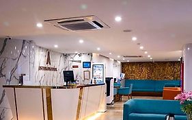 A25 Premium Hotel - 12 Ngo Sy Lien
