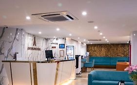 A25 Premium Hotel - 12 Ngo Sy Lien